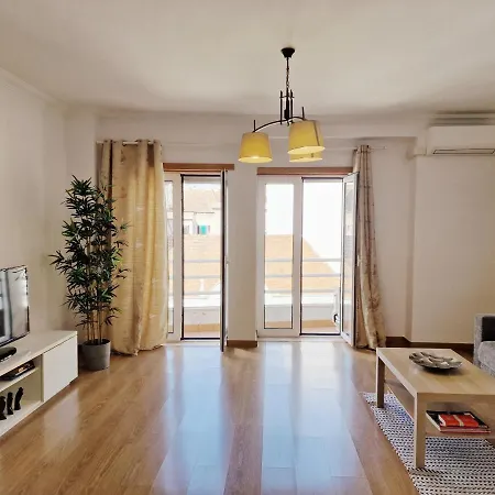 Apartment Near Parque Nacoes Lisbon